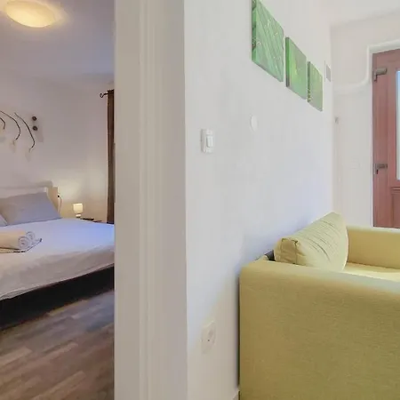 Fiore Two Novigrad (Istria)