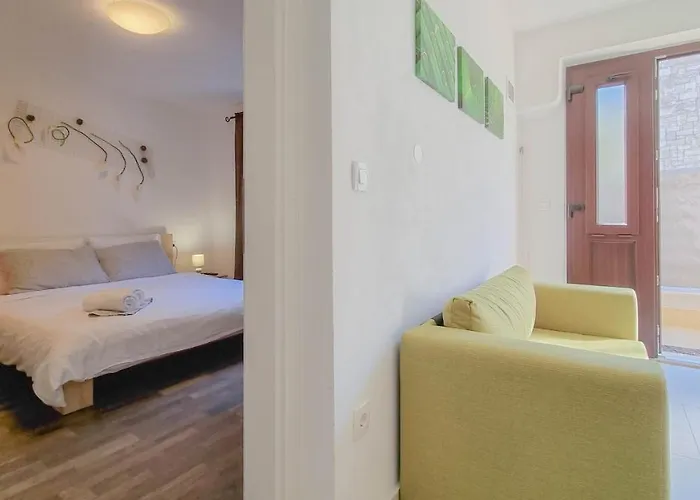 Fiore Two Novigrad (Istria)