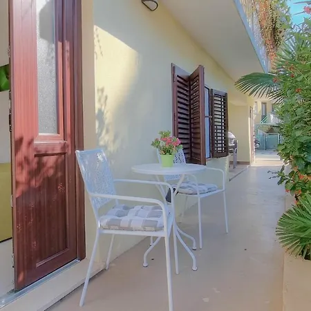 Fiore Two Apartment